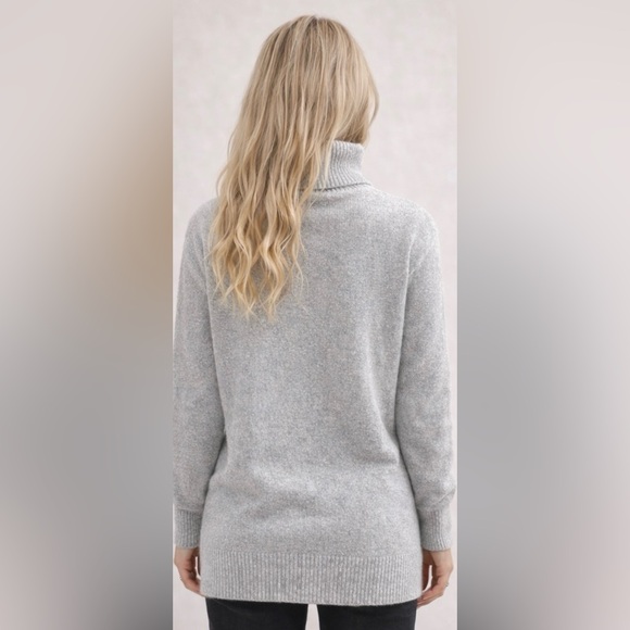 Aritzia Light Gray Cozy Turtleneck Sweater - Picture 3 of 3